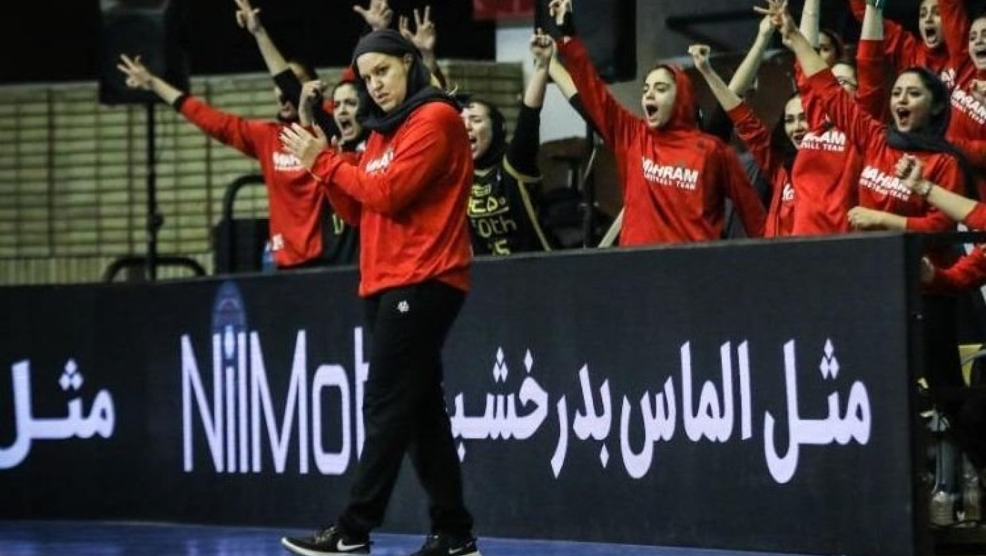 Κατερίνα Χατζηδάκη: Η ζωή μιας Ελληνίδας προπονήτριας μπάσκετ στο Ιράν