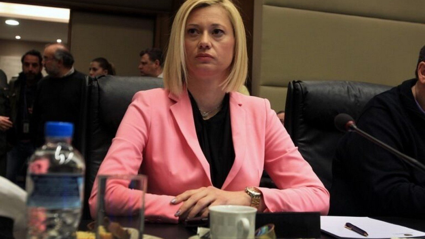 Αδιανόητη δήλωση της Ραχήλ Μακρή: «Μας άδειασε τη γωνιά δημ... κάφρος»!