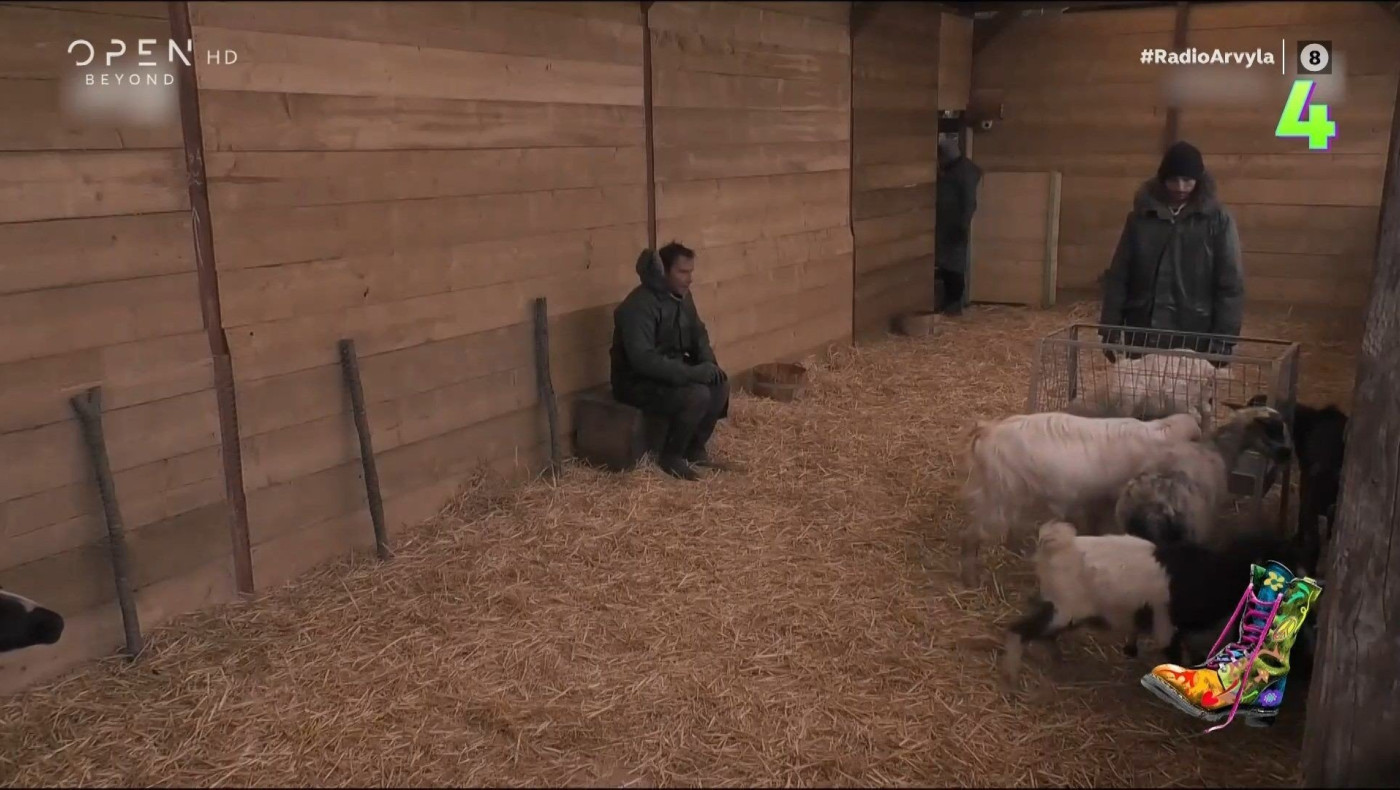Ράδιο Αρβύλα: Ο Στράτος Τζώρτζογλου επικοινωνεί με τα πρόβατα στη «Φάρμα»