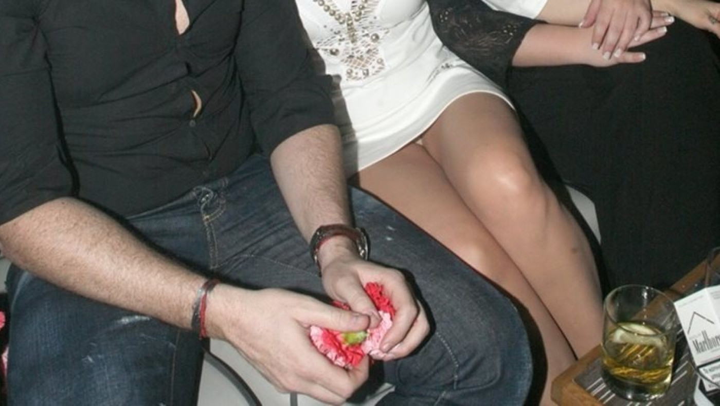 Το καυτό μίνι την πρόδωσε