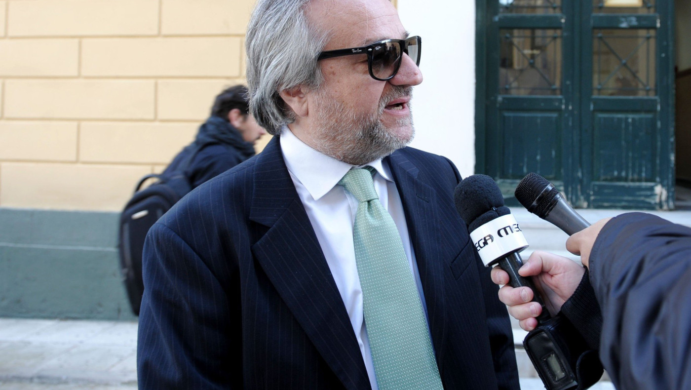 Παίρνουν τις μετοχές από προέδρους,  την σφυρίχτρα από τους διαιτητές