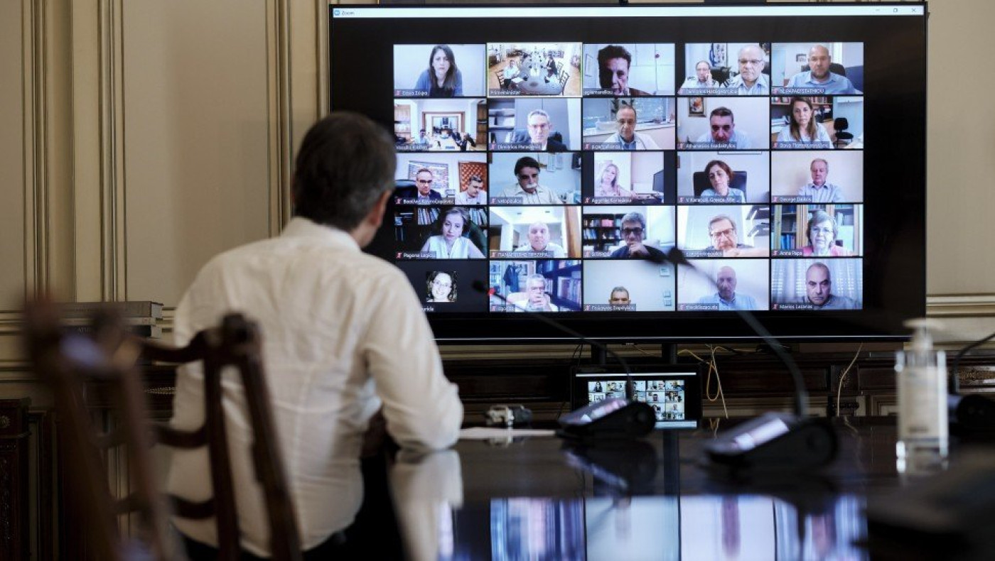 Αυτά εισηγήθηκαν οι λοιμωξιολόγοι για Πάσχα, εστίαση, σχολεία