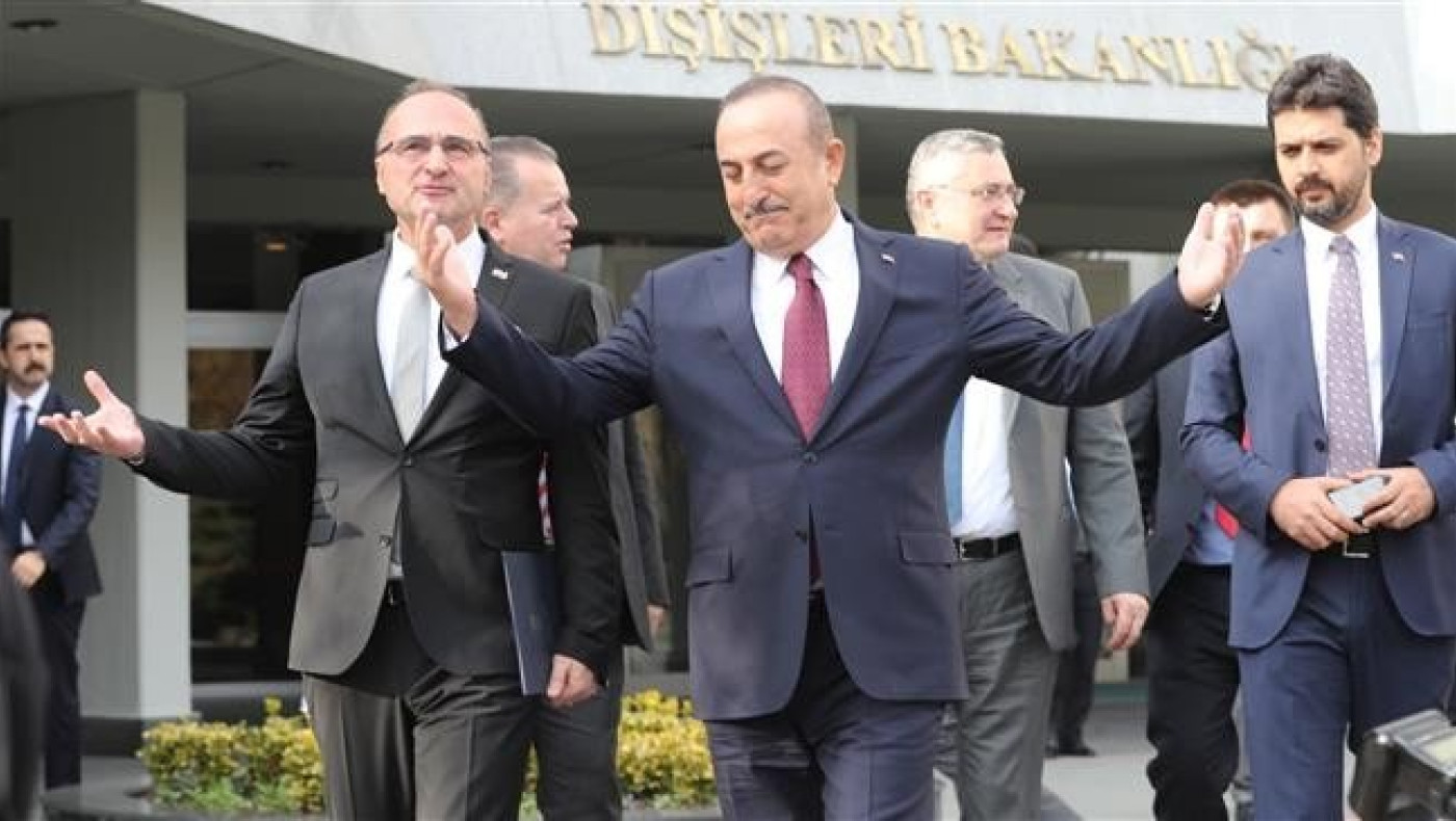 Τσαβούσογλου-Συνεχίζει τη γκρίνια για την ήττα από τον Δένδια!