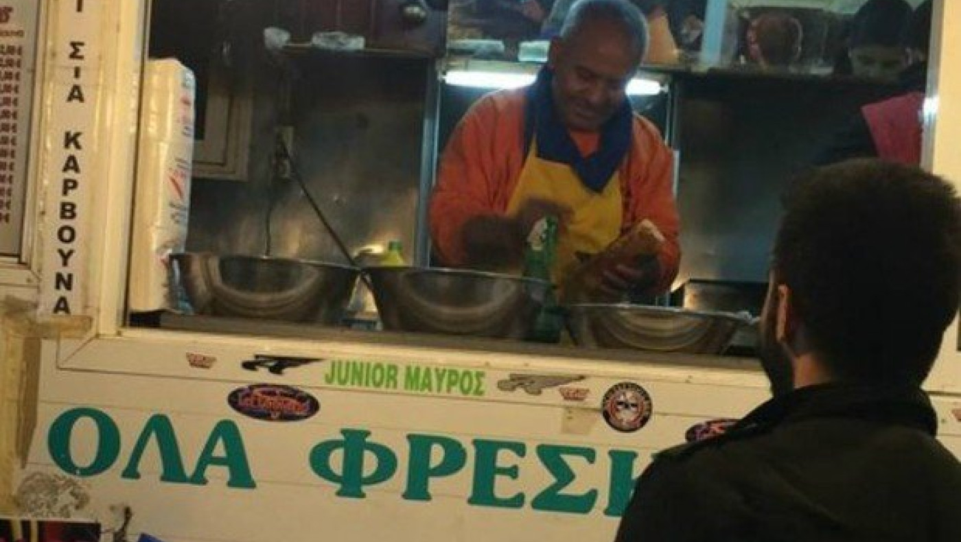 «Έφυγε» από τη ζωή ο «μαύρος» της πιο καλτ καντίνας της Θεσσαλονίκης