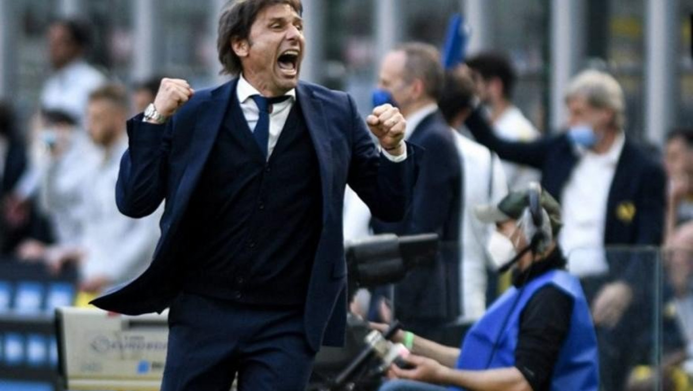 Από το Conte Out στην... αποθέωση ο Αντόνιο Κόντε