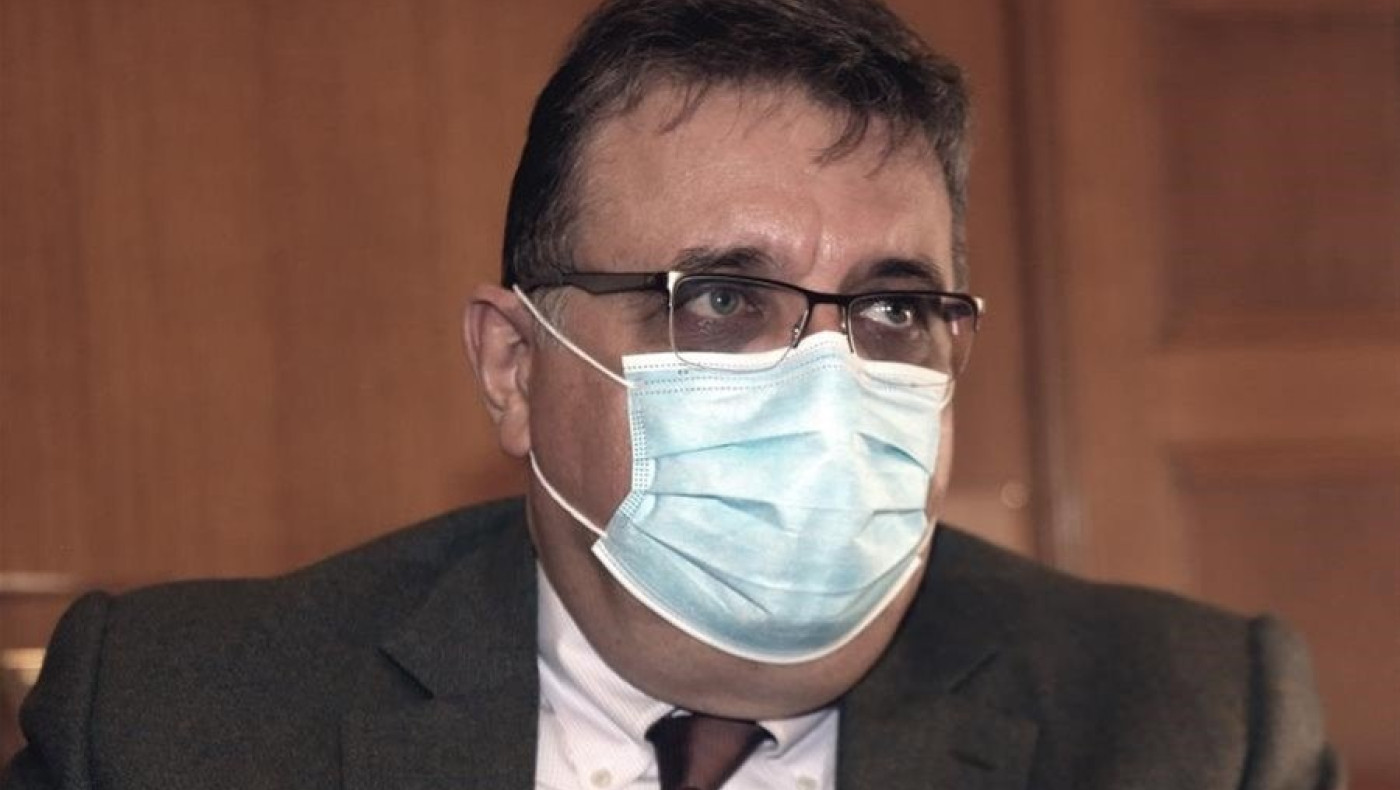 Εξαδάκτυλος: «Γι' αυτό απαγορεύεται η μουσική - Μέχρι 8 μέτρα απελευθερώνονται τα σταγονίδια όταν τραγουδάμε»