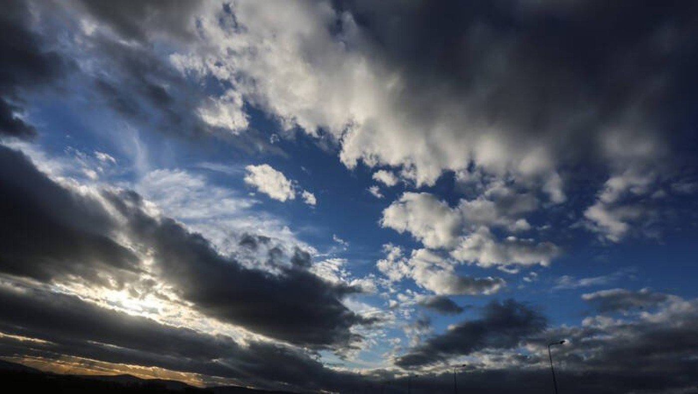 Καιρός: «Μίνι καύσωνας το Πάσχα, από πότε θα αρχίσουν τα μπουρίνια»