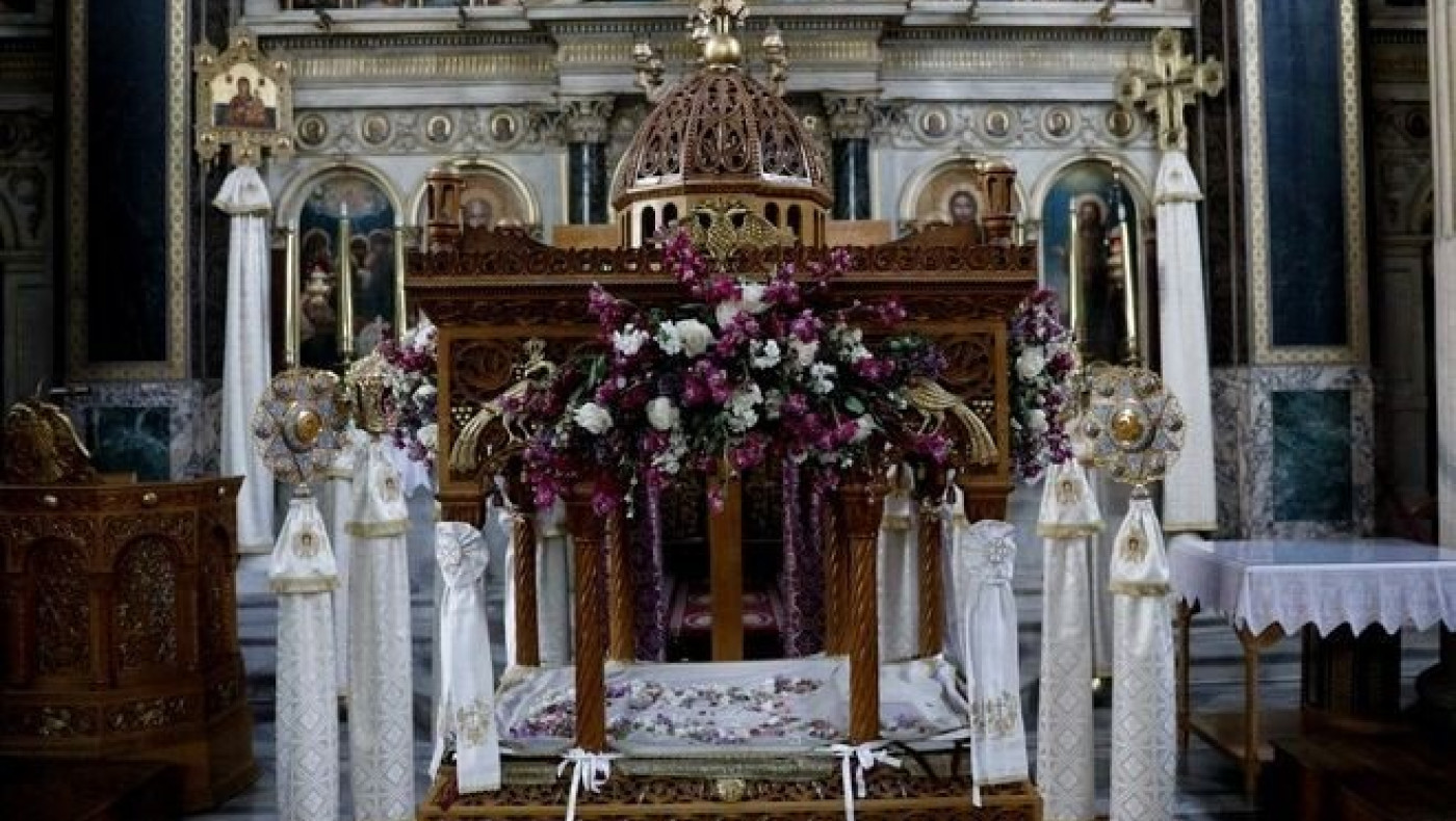 Μεγάλη Παρασκευή: Πώς θα γίνει ο Επιτάφιος, γιατί δεν θα έχει γαρύφαλλα