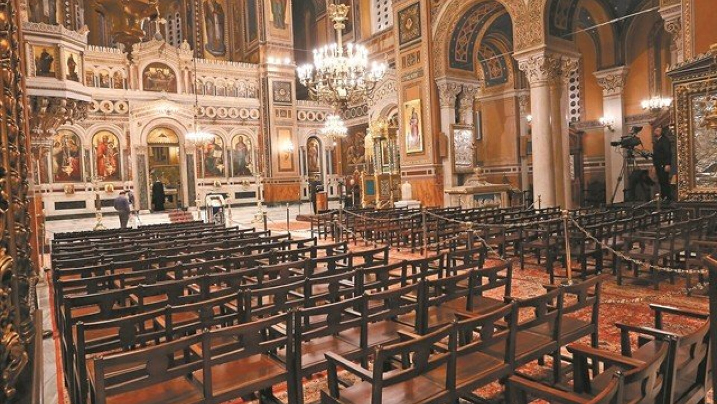 Θεσσαλονίκη: Στη δικαιοσύνη έξι ιερείς που έκαναν Ανάσταση μετά τις 21:00