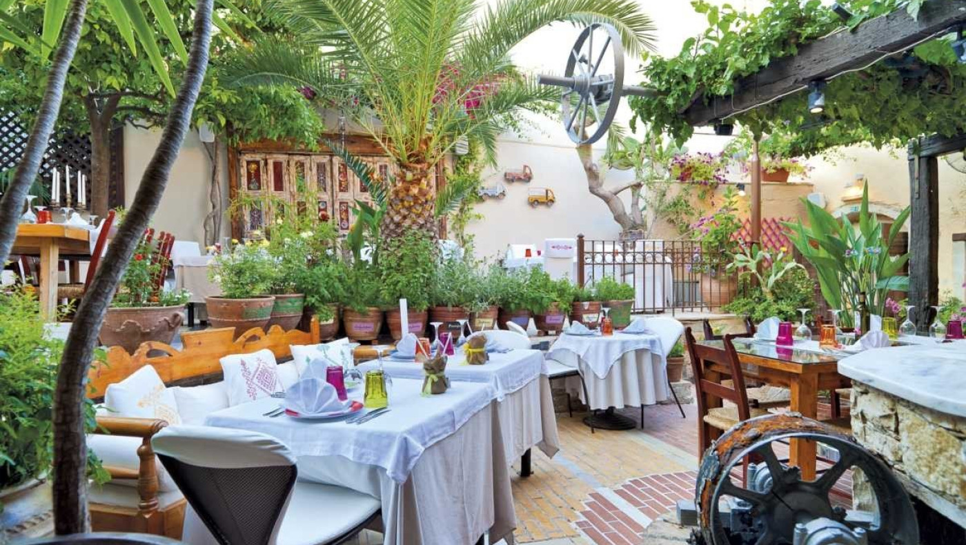 Βέροια: «Καμπάνα» 3.000 ευρώ σε ιδιοκτήτη καφέ-εστιατορίου – Λουκέτο για 15 ημέρες