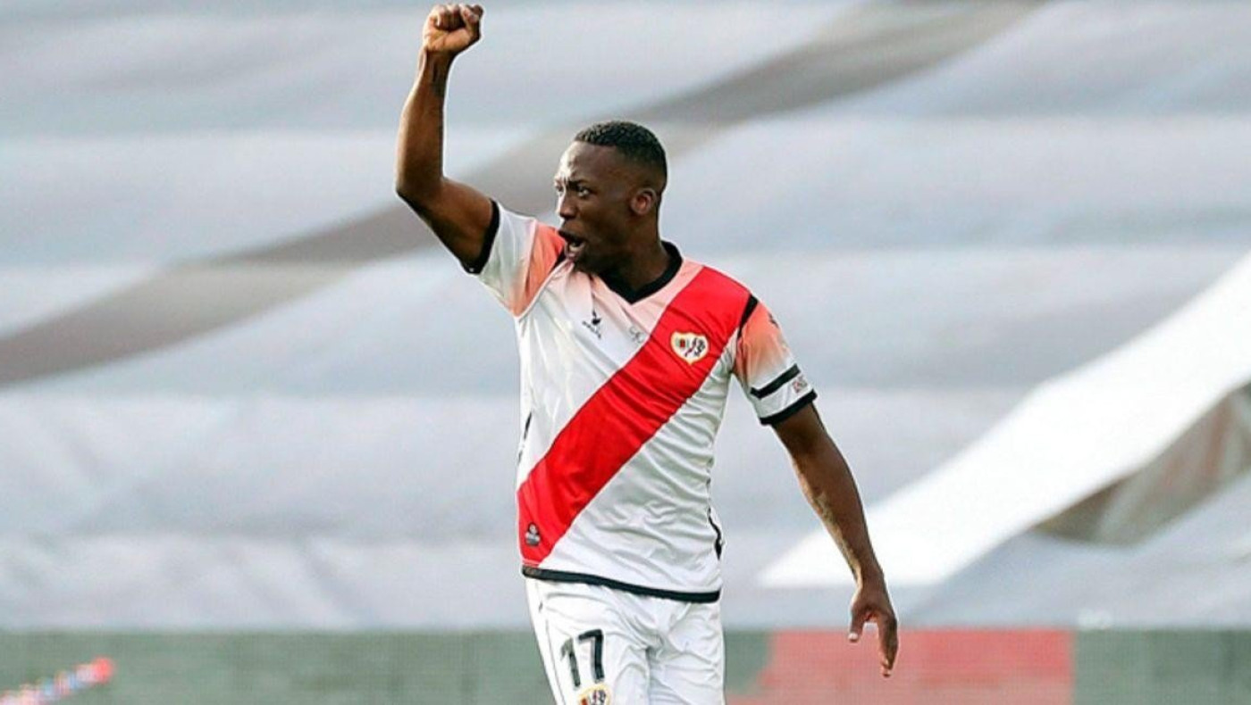 Οι οπαδοί της Ράγιο ζητούν την αποχώρηση ποδοσφαιριστή γιατί συμμετείχε σε καμπάνια κατά του κομμουνισμού