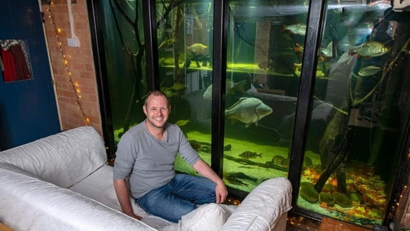 Αγγλος ξόδεψε 23.000 ευρώ για να κάνει το σπίτι του... ενυδρείο!