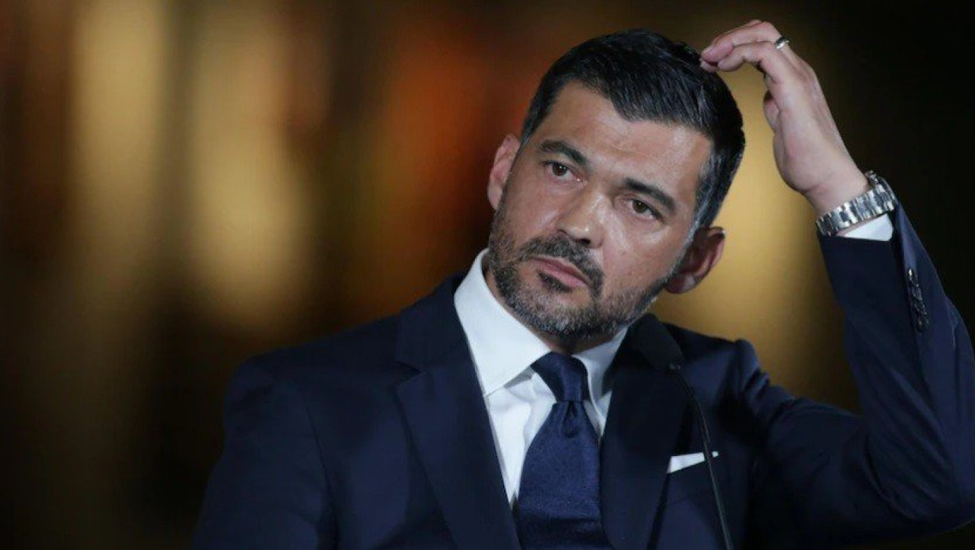 Νάπολι: Χάλασε του Κονσεϊσάο, είχαν κλείσει και ξενοδοχείο για την παρουσίαση!