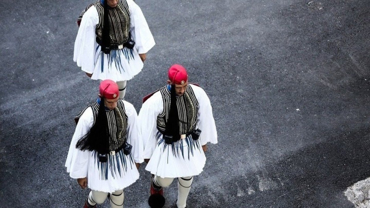 Μεθυσμένος προσπάθησε να αρπάξει το όπλο Εύζωνα