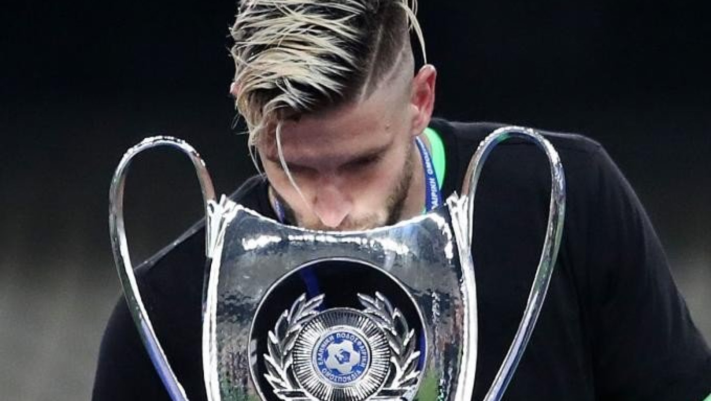 Πασχαλάκης: «Αφιερώνουμε το Κύπελλο στους Ίνγκασον, Μιχαηλίδη και Ουαγκέ»