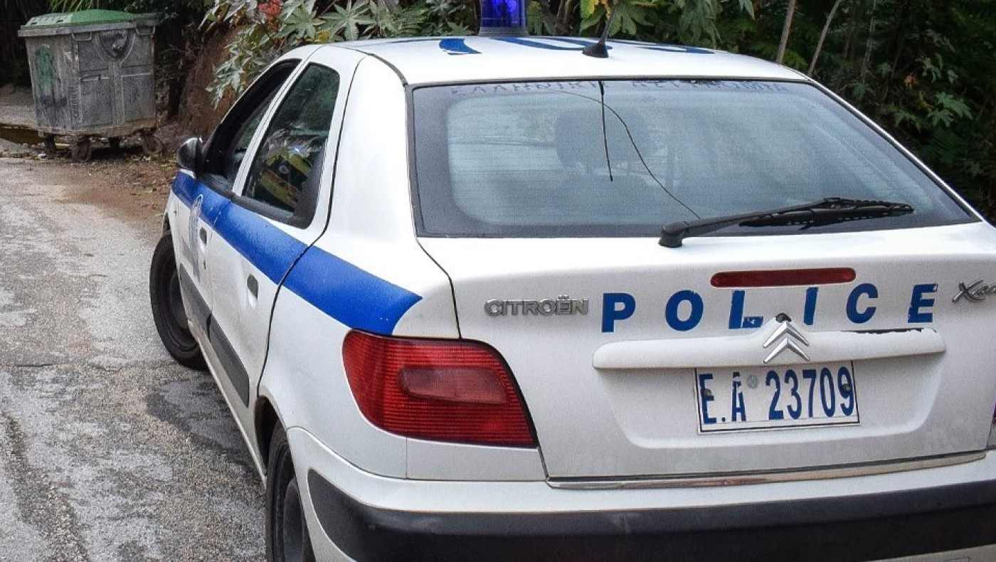 Χαλκίδα-Οπαδική βία: Χτύπησαν πατέρα με τσεκούρι και του έσπασαν το αυτοκίνητο!