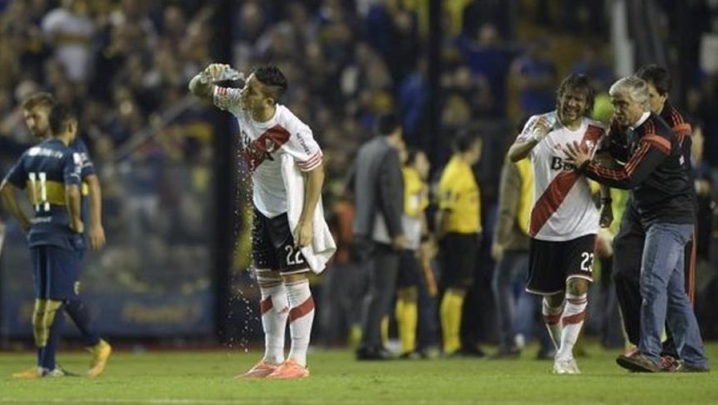 Copa Libertadores: Σπρέι πιπεριού και οριστική διακοπή στο El Classico! (videos)