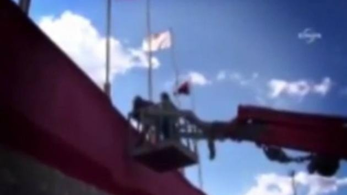 Τιμωρήθηκε και είδε το ματς από γερανό! (ΒΙΝΤΕΟ)