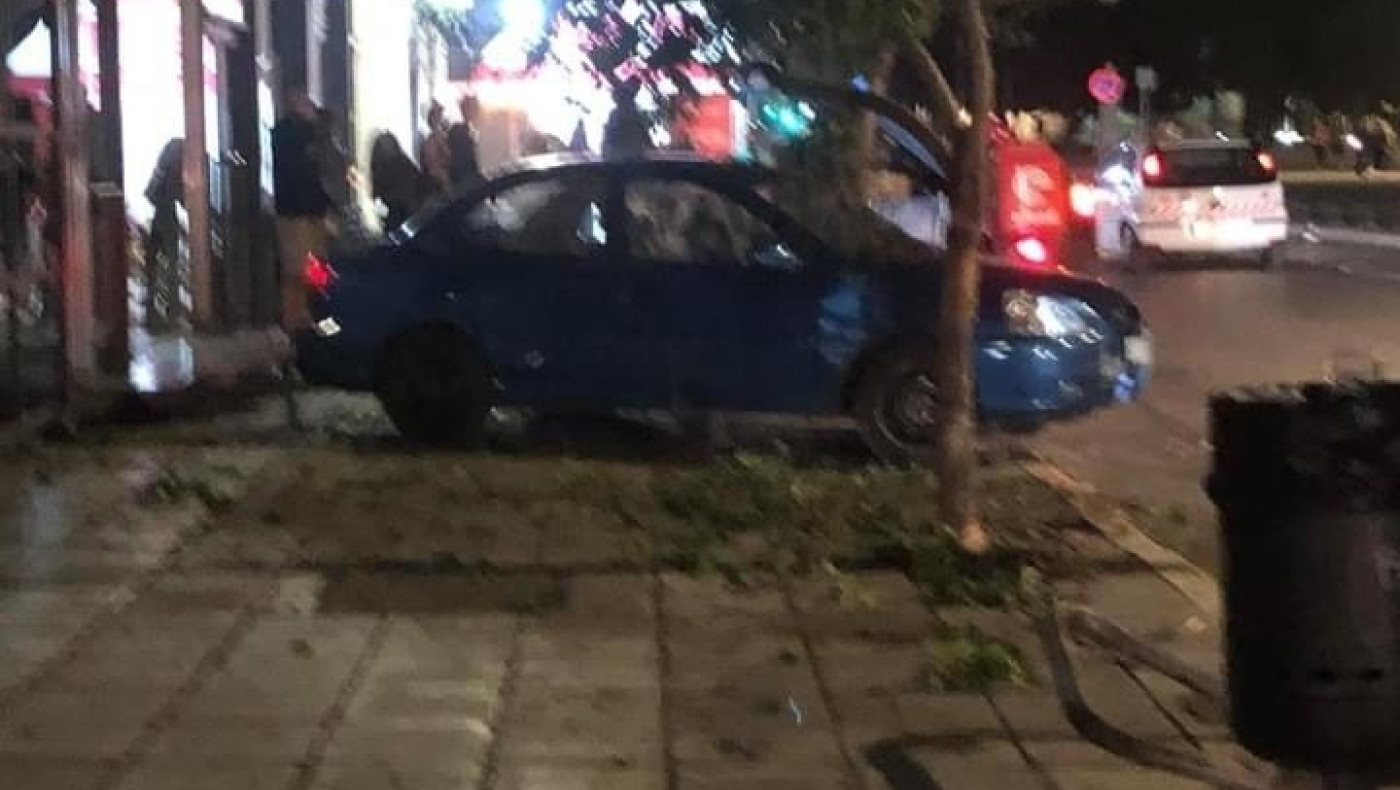 Θεσσαλονίκη: Τροχαίο στην παραλιακή-Ευτυχώς δεν περνούσε πεζός