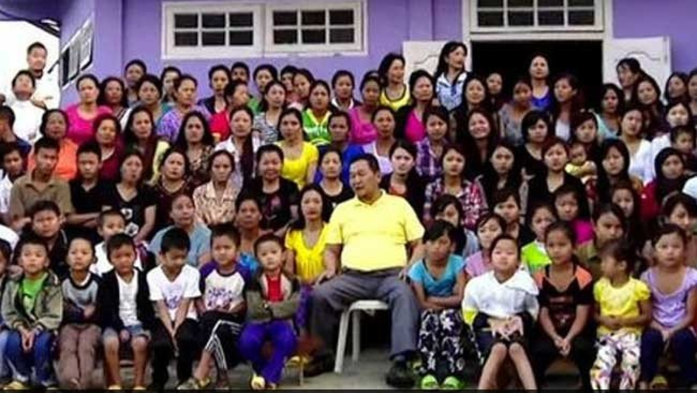 Ινδία: Πέθανε κι άφησε 38 χήρες ο πατέρας της μεγαλύτερης οικογένειας στον κόσμο