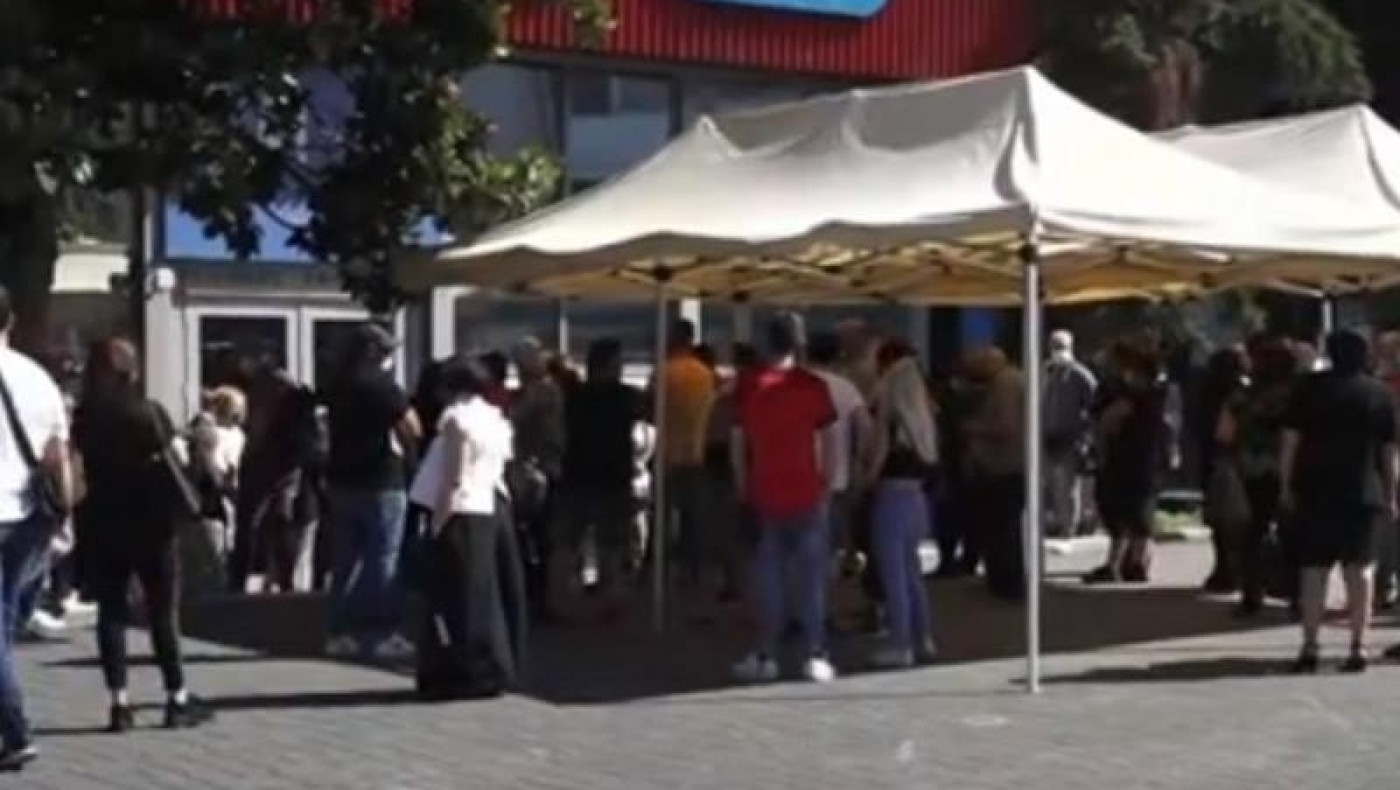 Θεσσαλονίκη: Καθυστερήσεις 1,5 ώρας για τους εμβολιασμούς στη ΔΕΘ