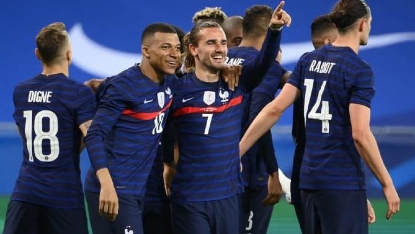 Δύο φαβορί, δύο αουτσάιντερ και τα τέσσερα ερωτηματικά του Euro