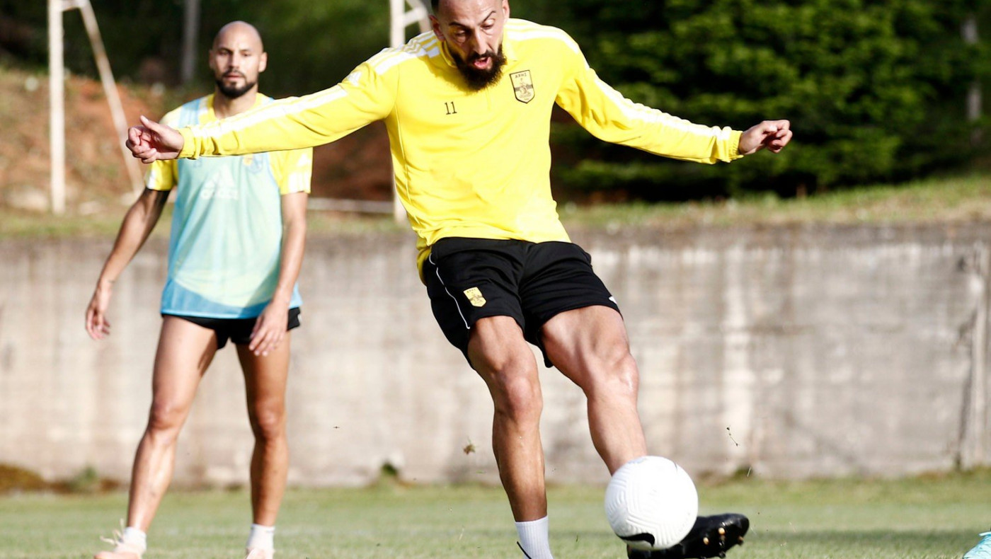 Τρελαμένος ο Μήτρογλου, θέλει να παίξει με την Αστάνα