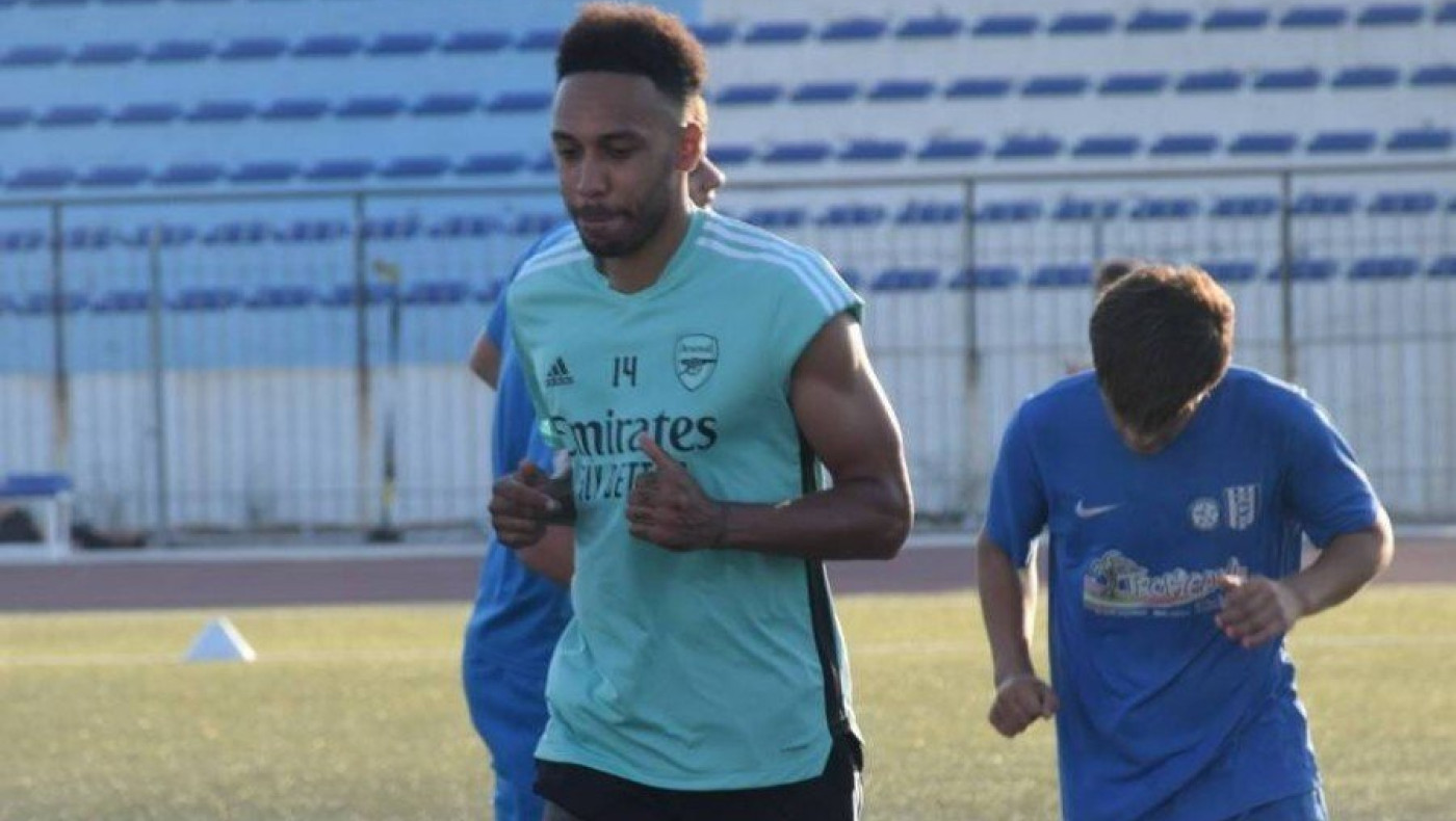 Στην ΑΕ Μυκόνου για προπόνηση ο Ομπαμεγιάνγκ