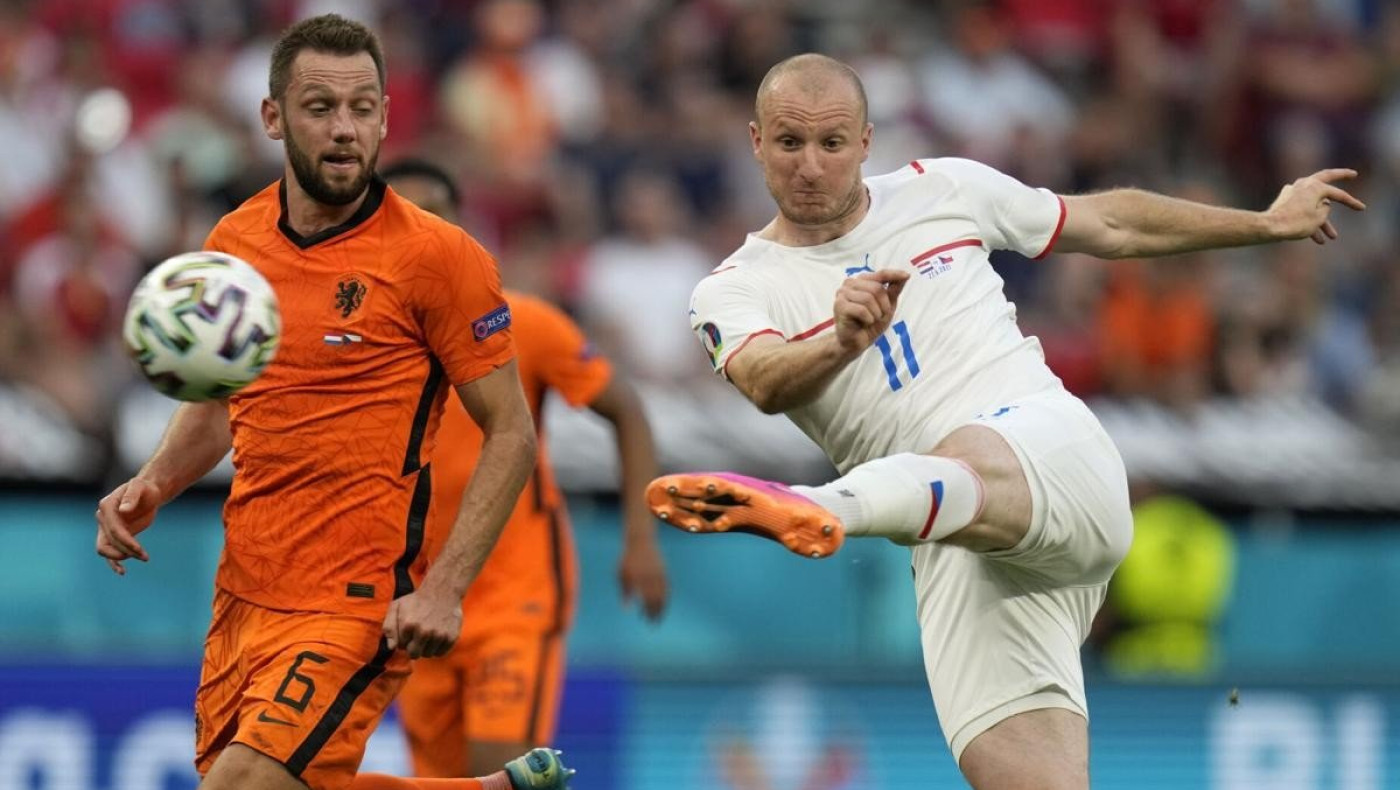 Κονέτσνι: «Θέλει να γυρίσει στην Τσεχία ο Κρμέντσικ, κοντά η Σλάβια Πράγας»