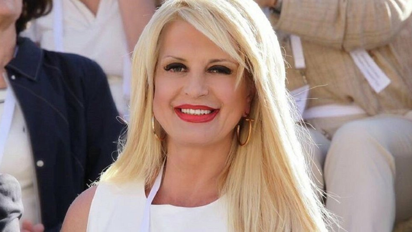 Μαρίνα Πατούλη: Οι βουτιές σε πισίνα με γνωστό παρουσιαστή-μοντέλο!