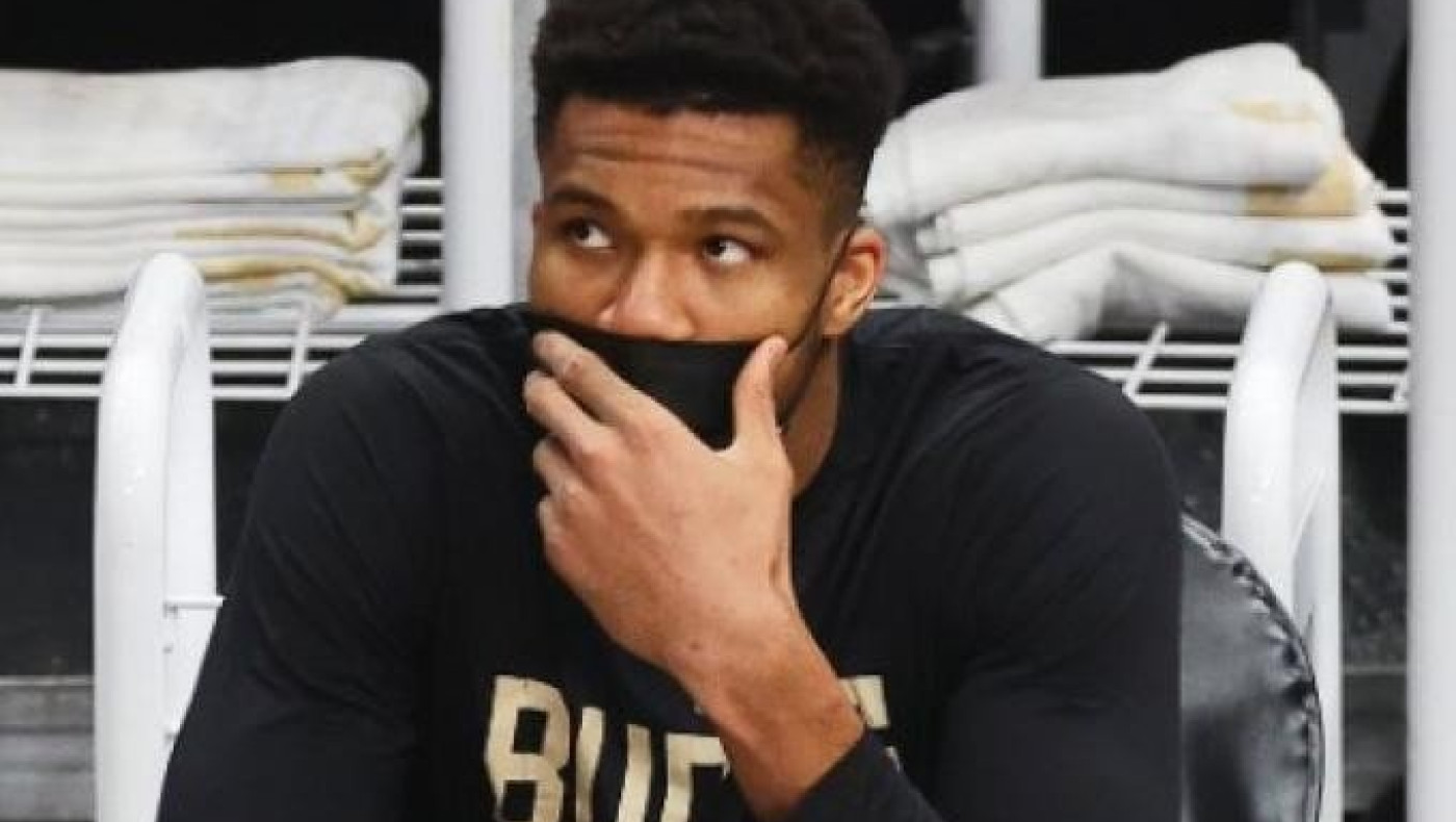 Αμφίβολο δήλωσαν τον Γιάννη οι Μπακς για τον 1ο τελικό με τους Σανς