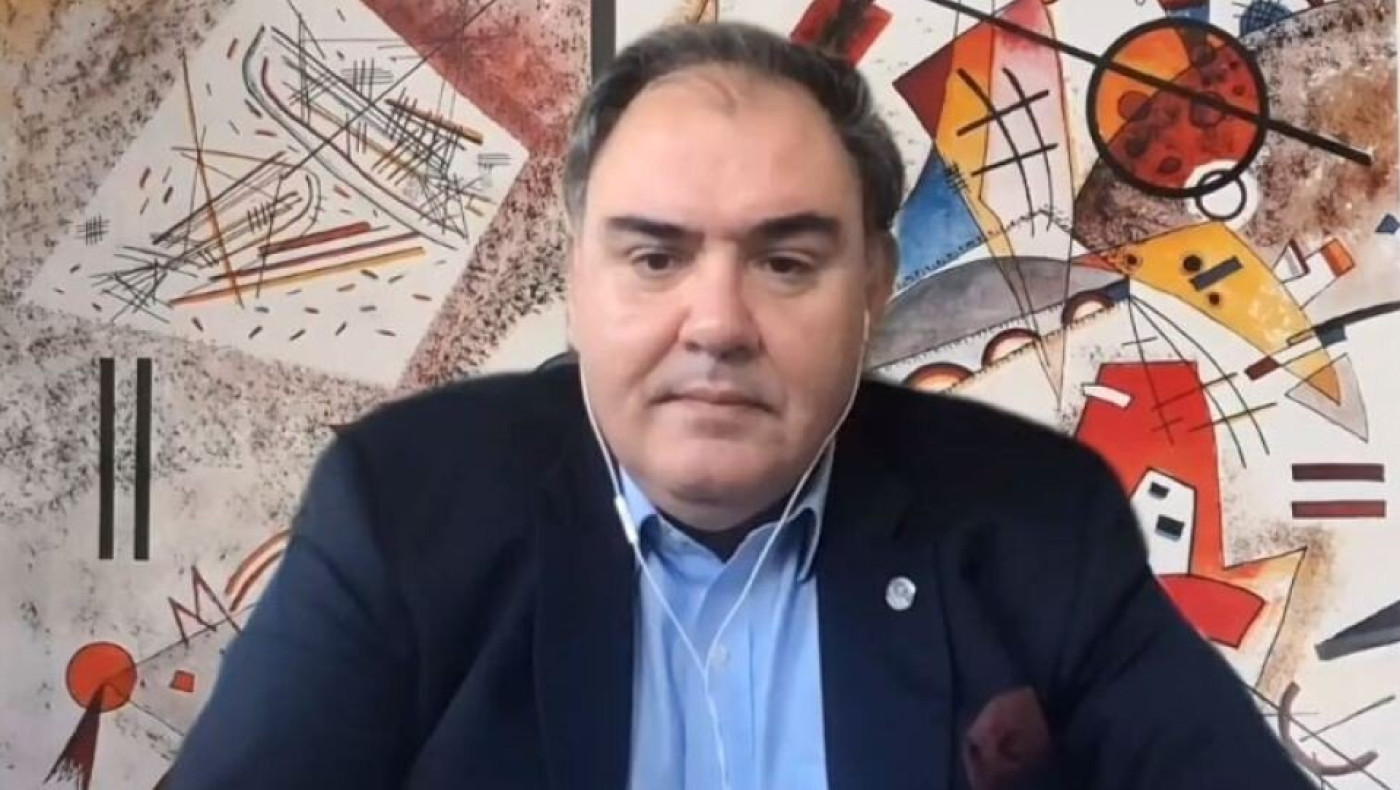 Εφιαλτική πρόβλεψη Σαρηγιάννη για έως 18.000 κρούσματα κορωνοϊού ημερησίως