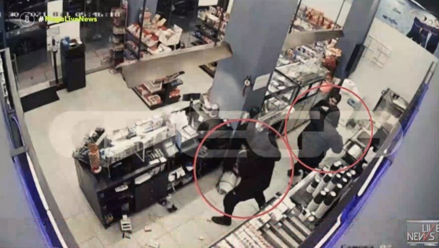 Θεσσαλονίκη: Εικόνες που σοκάρουν από τις ληστείες των κουκουλοφόρων