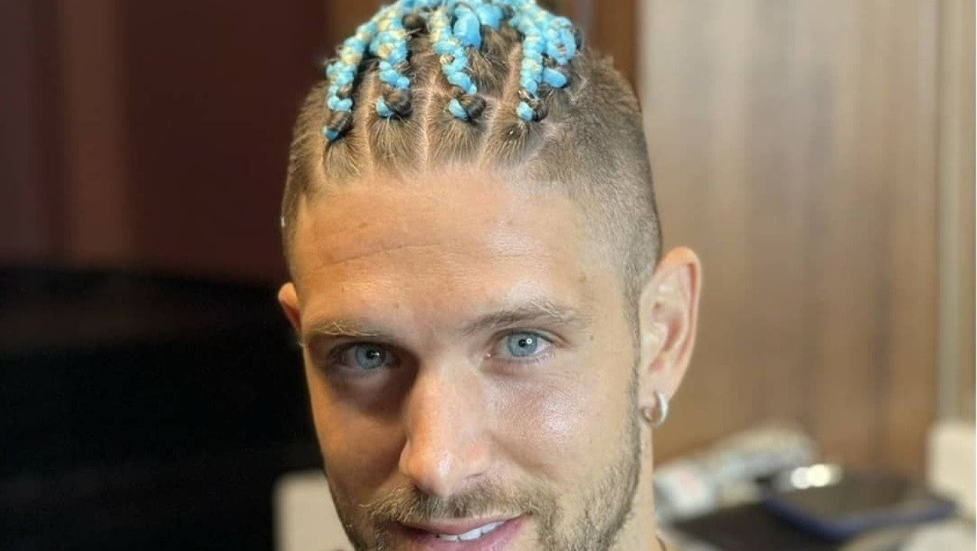 Καργάκης: «Ο Πασχαλάκης μου ζητάει όλο τρέλες στο μαλλί του»!