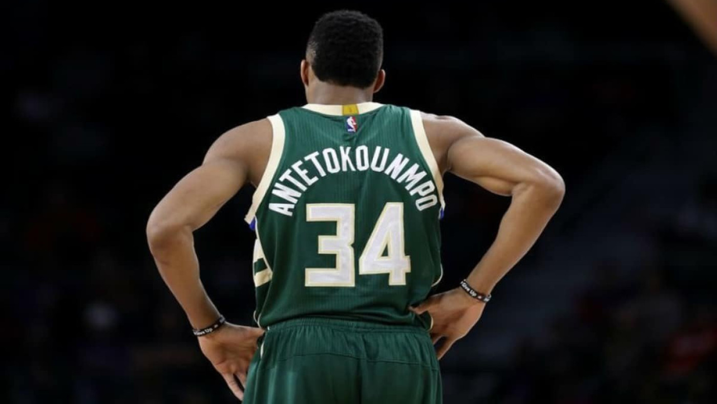 Γιάννης Αντετοκούνμπο: Δεύτερη σε πωλήσεις στο ΝΒΑ η φανέλα του [pics]