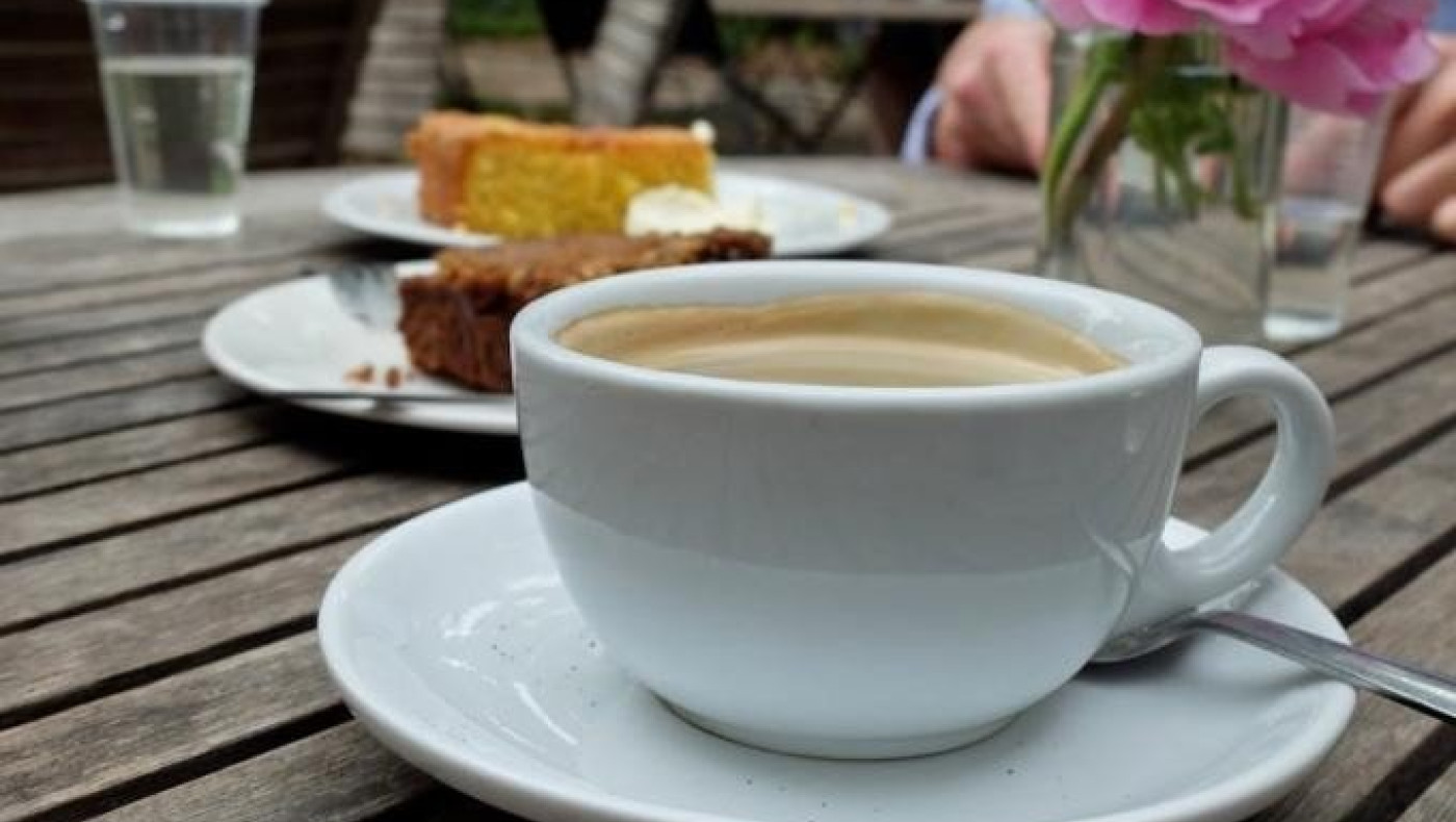 Μήπως ο τρόπος που πίνετε τον καφέ σάς παχαίνει;