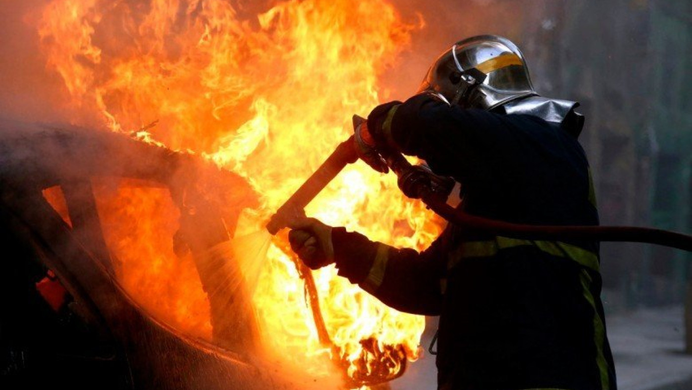 Θεσσαλονίκη: Στις φλόγες τυλίχτηκε ΙΧ στις Συκιές, καταστράφηκε μερικώς