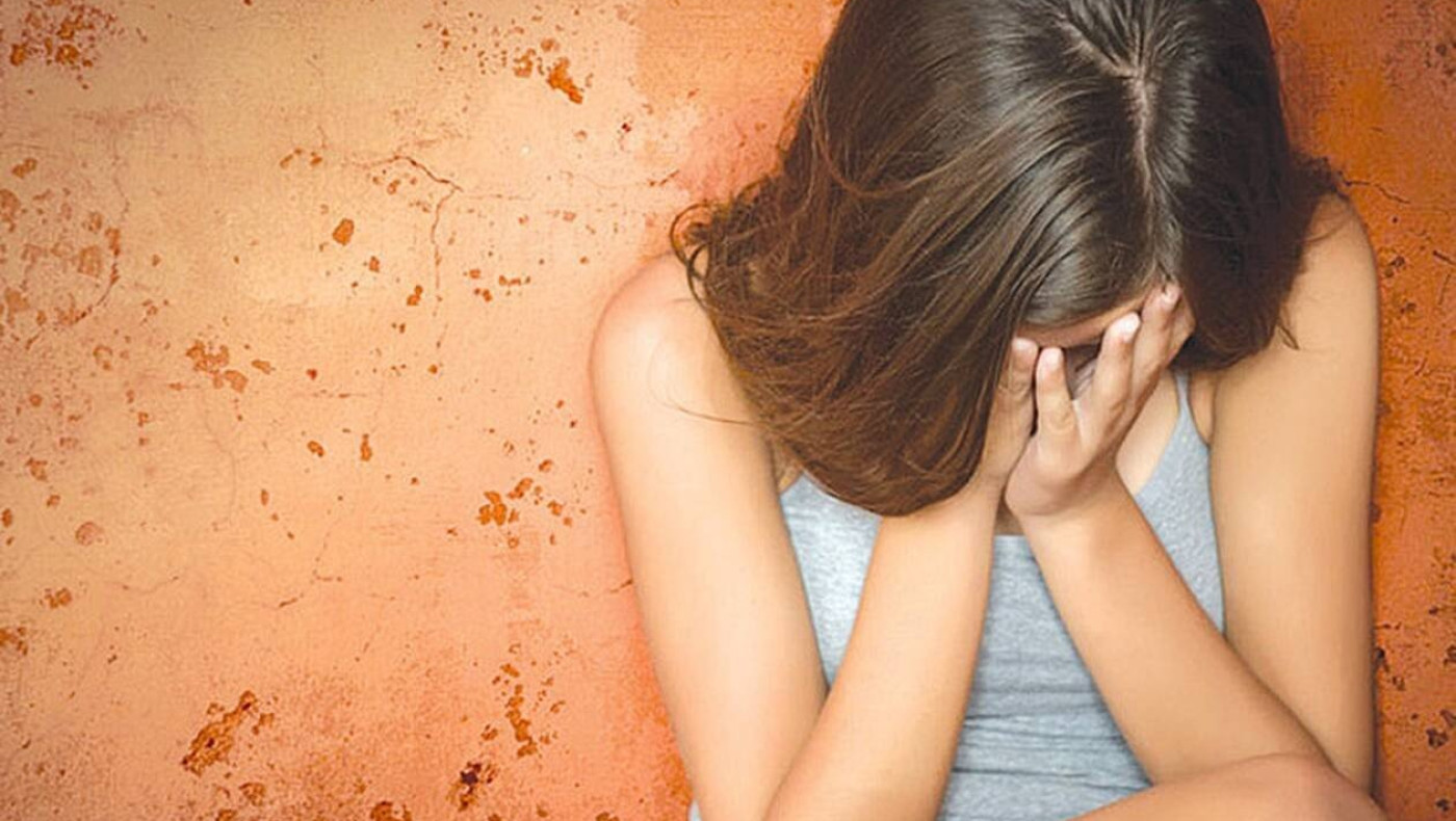 Ηλιούπολη: Ποιες κινήσεις των γονέων της 14χρονης έφεραν τη σύλληψη του καθηγητή