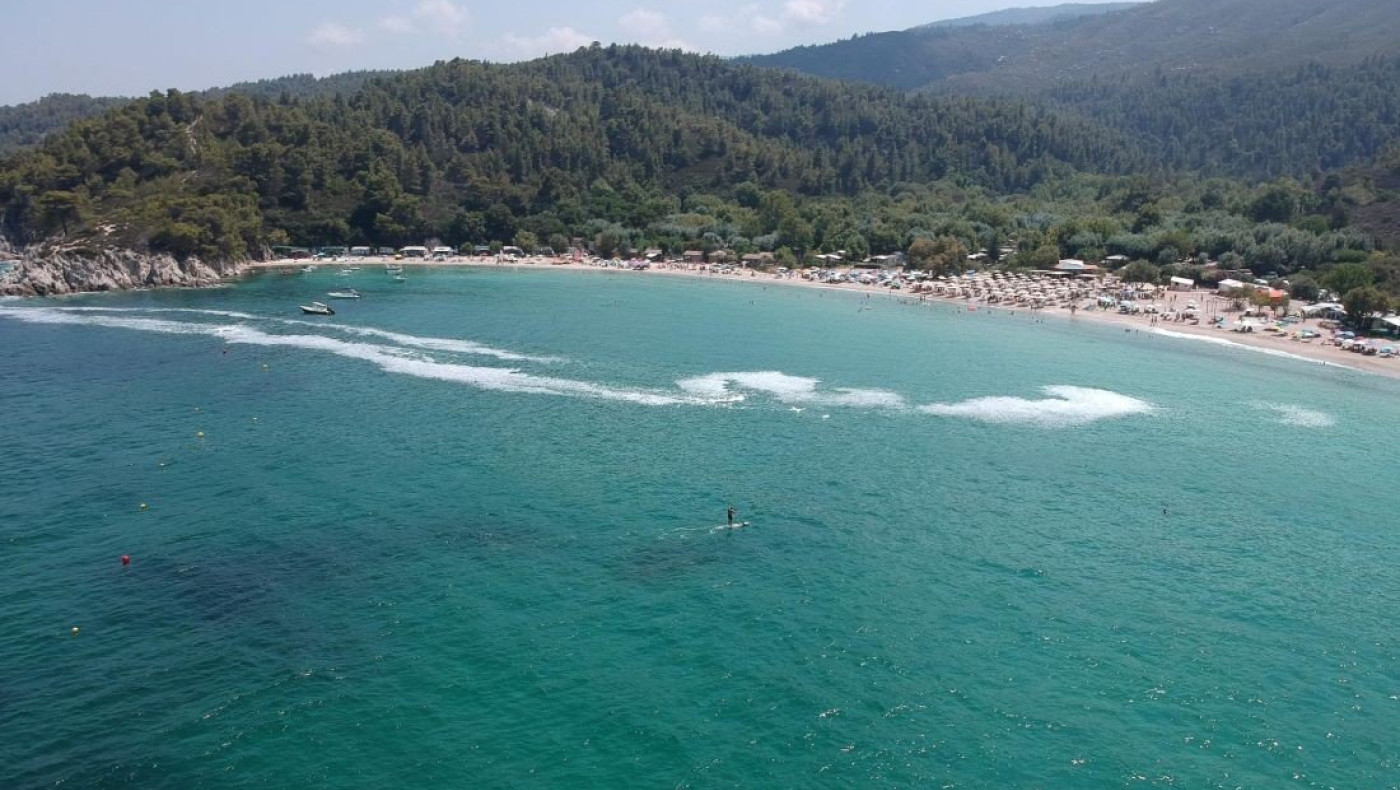 Χαλκιδική: Απολύτως καθαρά τα νερά στην παραλία Παπαδιάς στη Χανιώτη