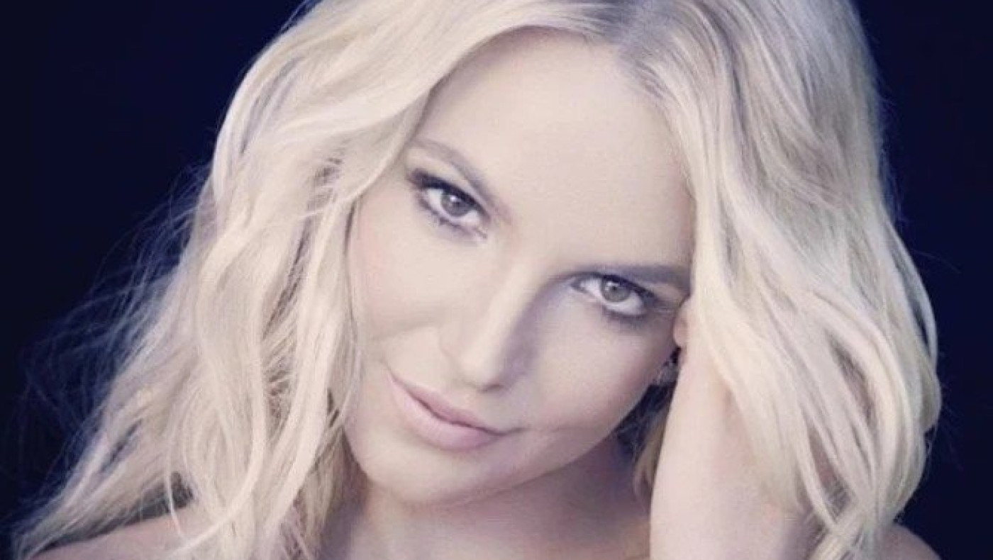 Britney Spears: Ποζάρει topless και ανεβάζει την θερμοκρασία