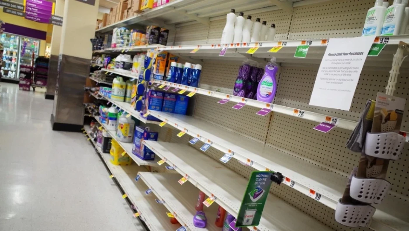 Βρετανία: Αδειάζουν τα ράφια των σούπερ μάρκετ - Εκκλήσεις για ψυχραιμία!
