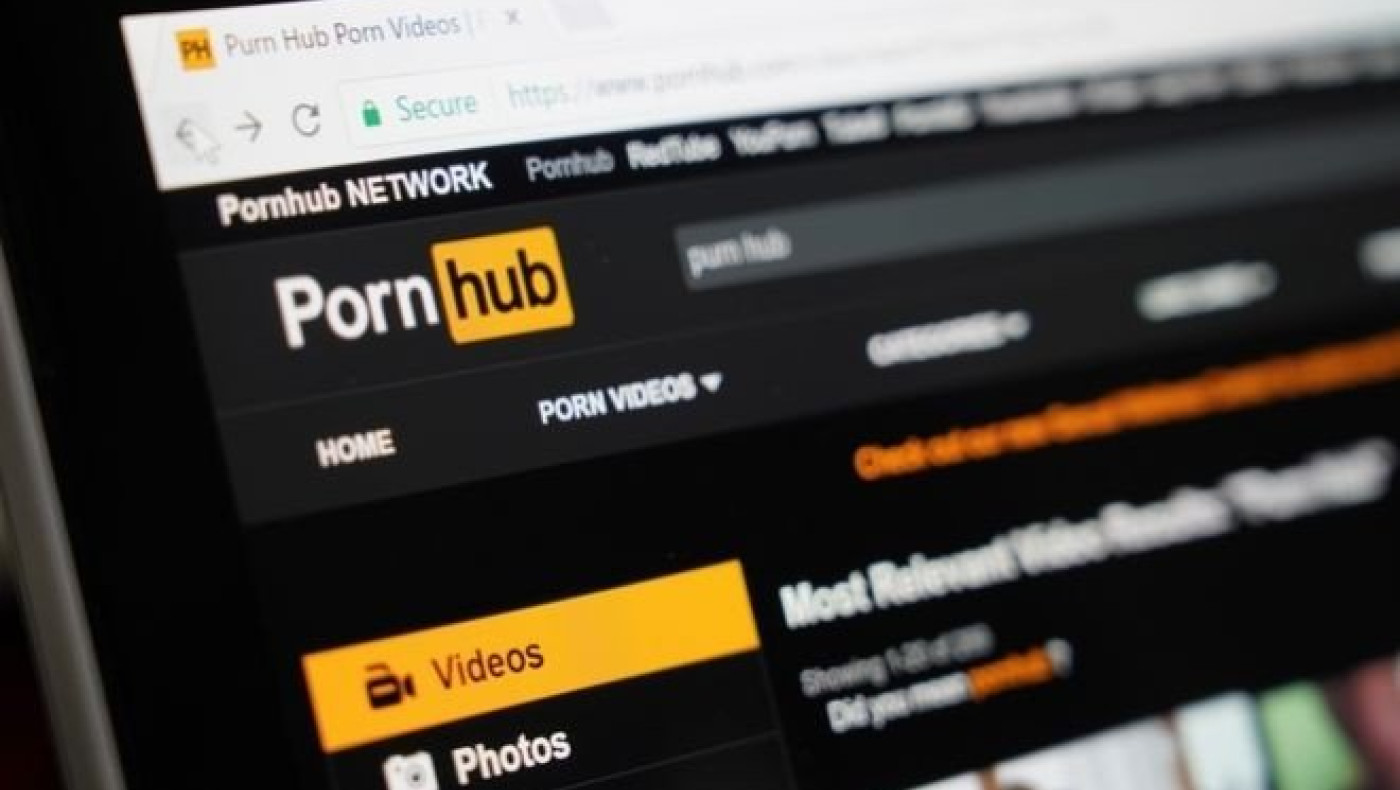 Το Μουσείο του Λούβρου μηνύει το Pornhub