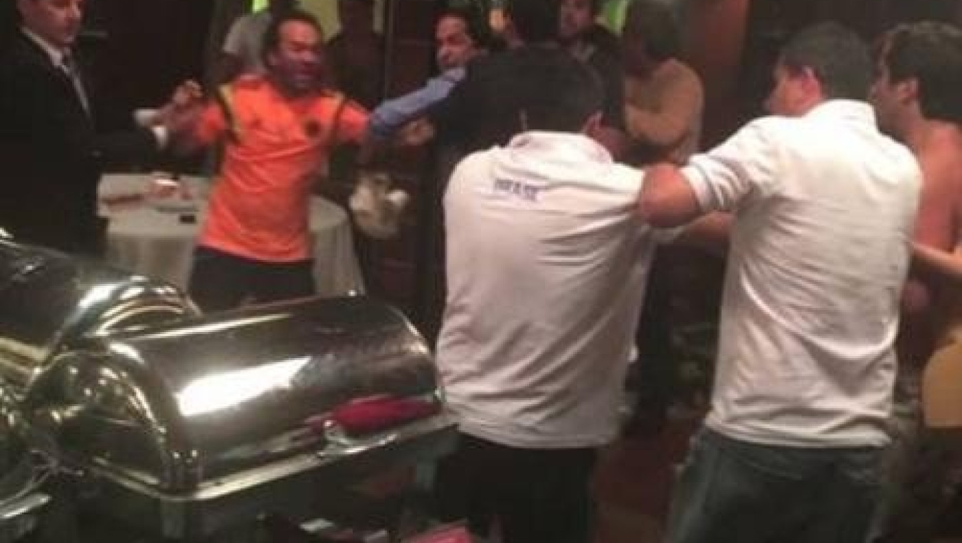 Καβγάς σε εστιατόριο πριν το ματς Βραζιλία - Κολομβία (video)