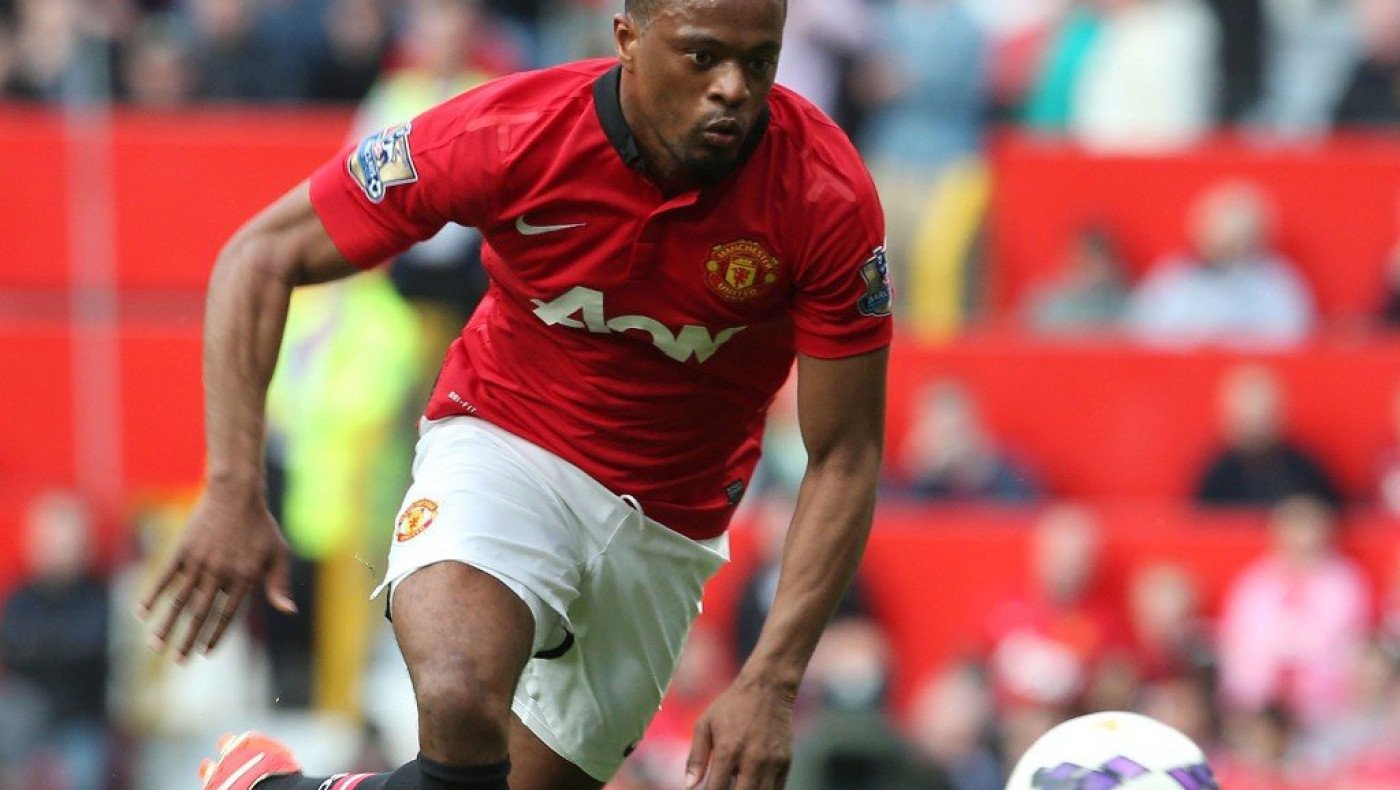 Επίσημα στη Γιουβέντους ο Εβρά