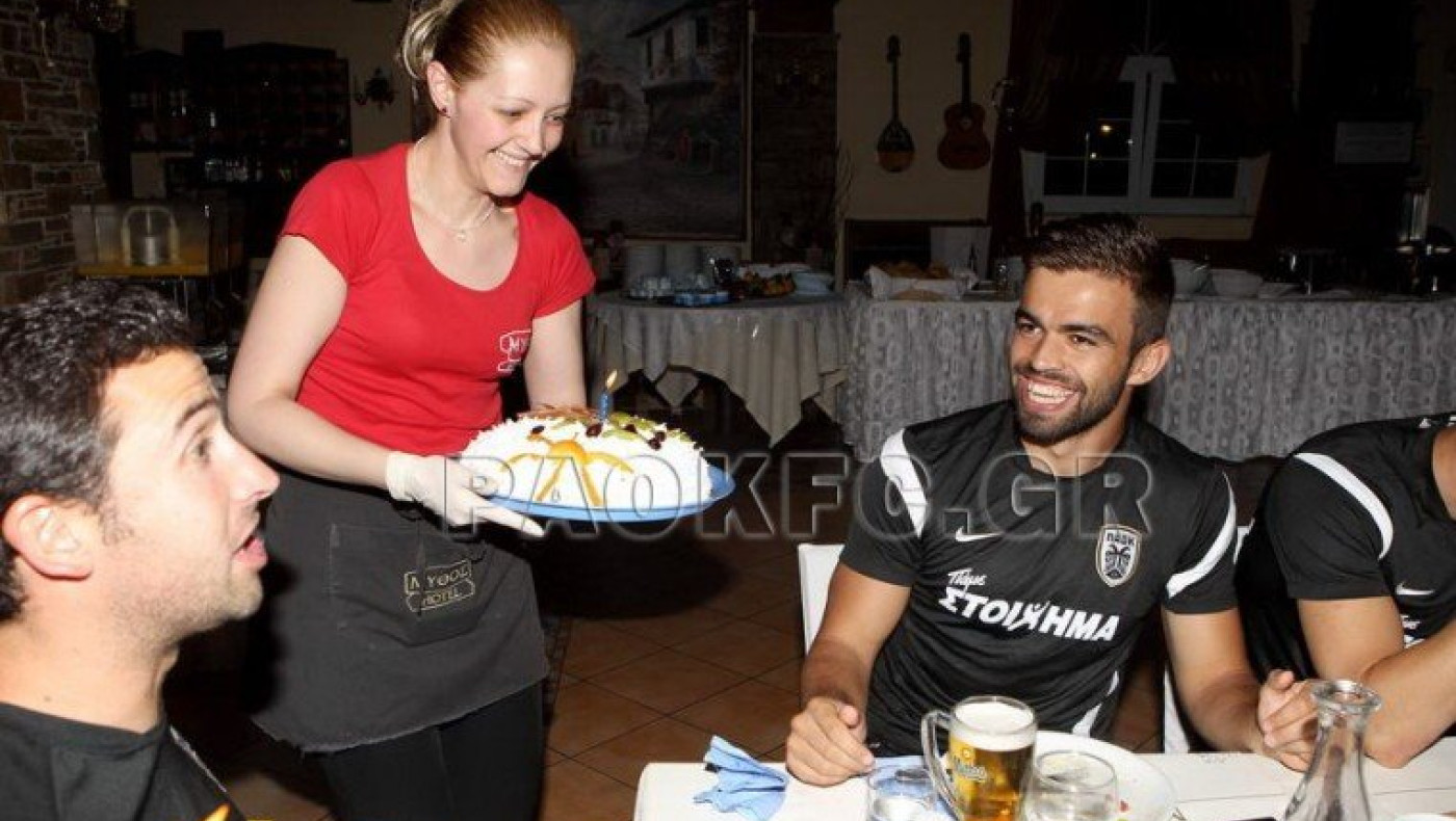 Πάρτι - έκπληξη για Βίτορ και Μάρτενς (video)