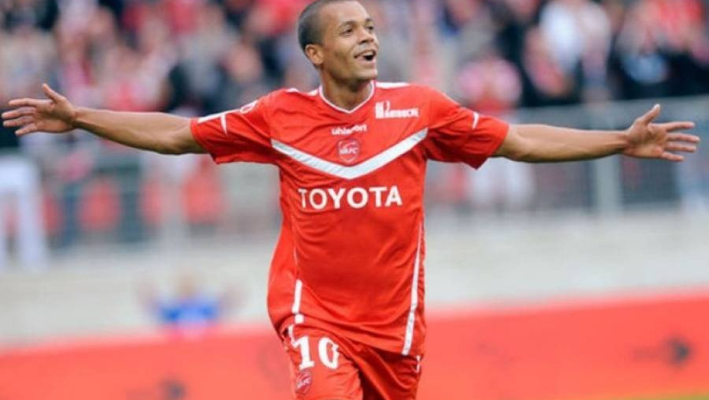 Ντοσεβί: «Eίμαι χαρούμενος που υπέγραψα στον Ολυμπιακό»