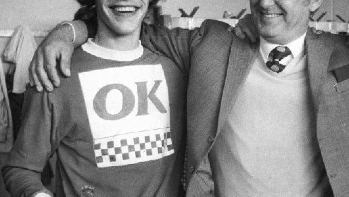 Ο Άρνεσεν σε ρόλο... Τζάγκερ και οι ρετρό διαφημίσεις (VIDEO)