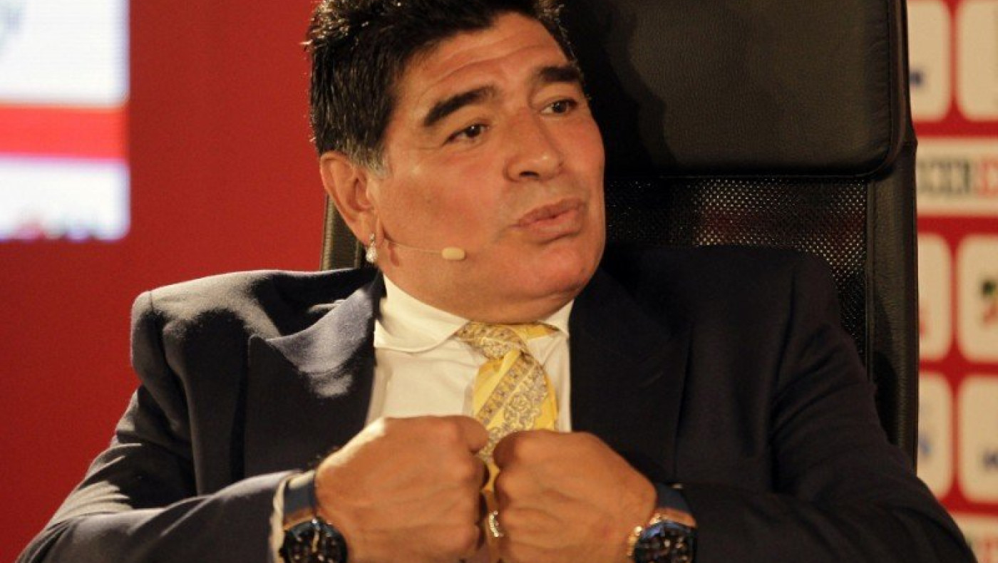 Βολές Μαραντόνα κατά Μπλάτερ: «Διδάκτορας και Μαφιόζος»