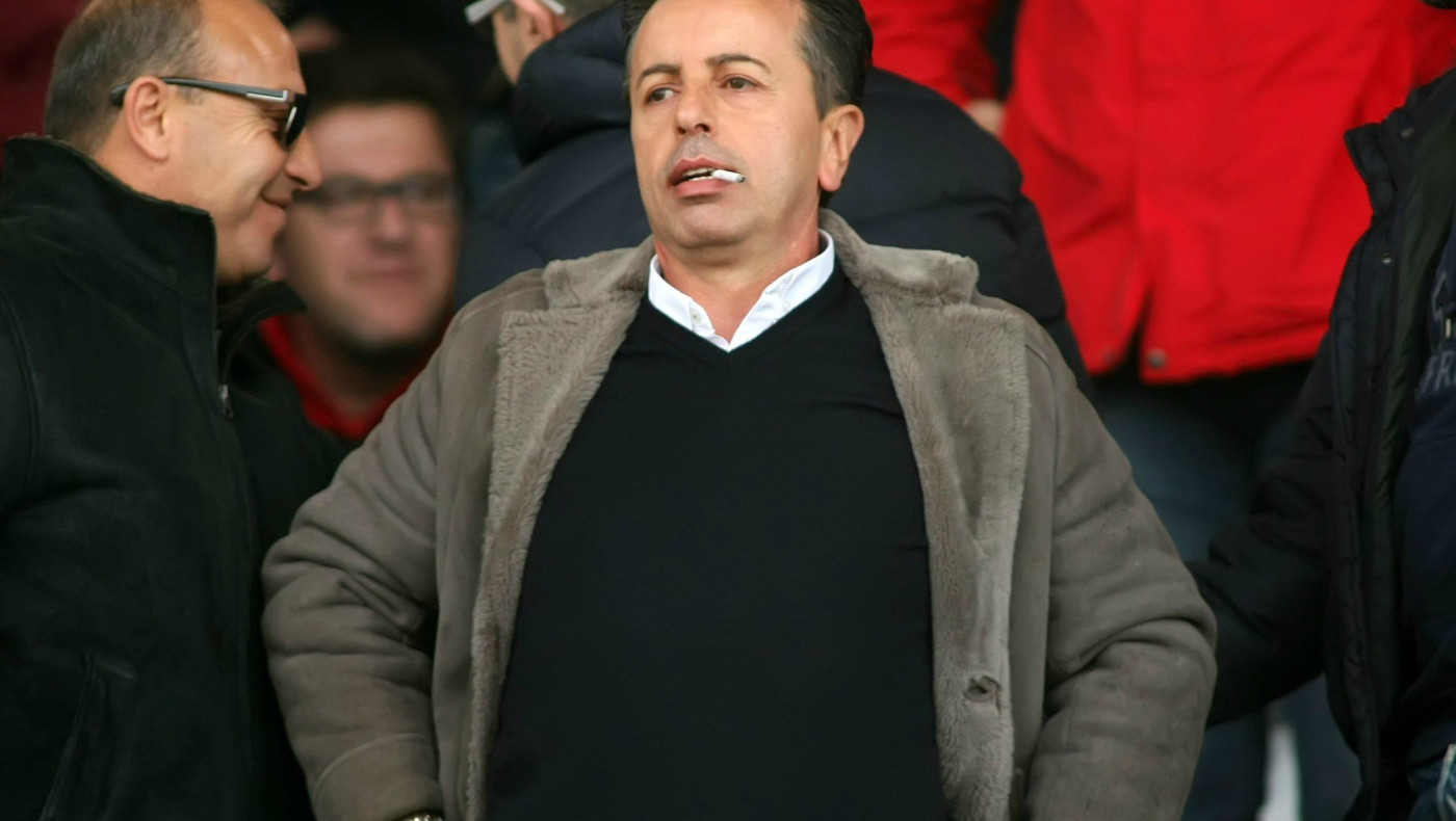 Πλεξίδας: «Εδώ και με αδειοδότηση και χωρίς»