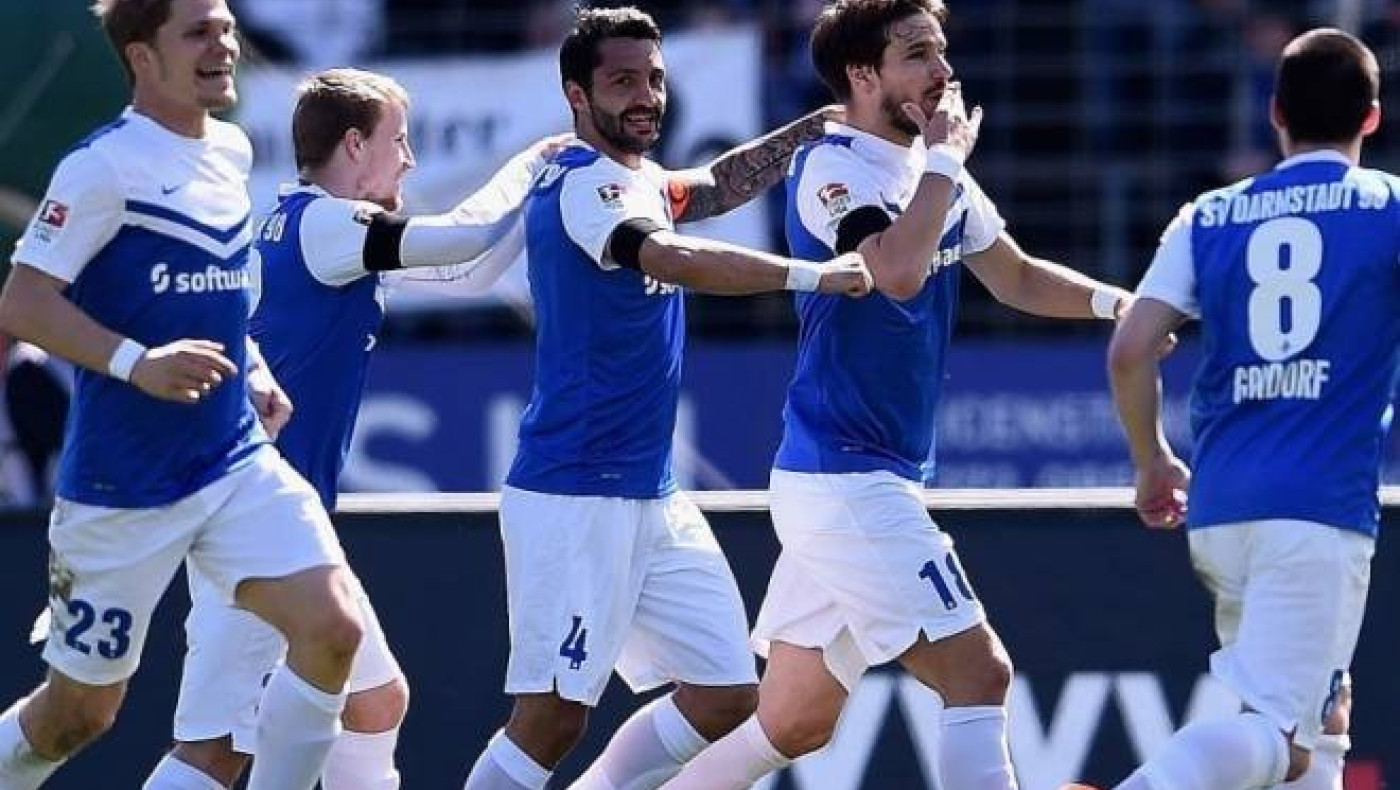 «Ανέβηκε» η Ντάρμσταντ, στο μπαράζ η Καρλσρούη κόντρα στο Αμβούργο